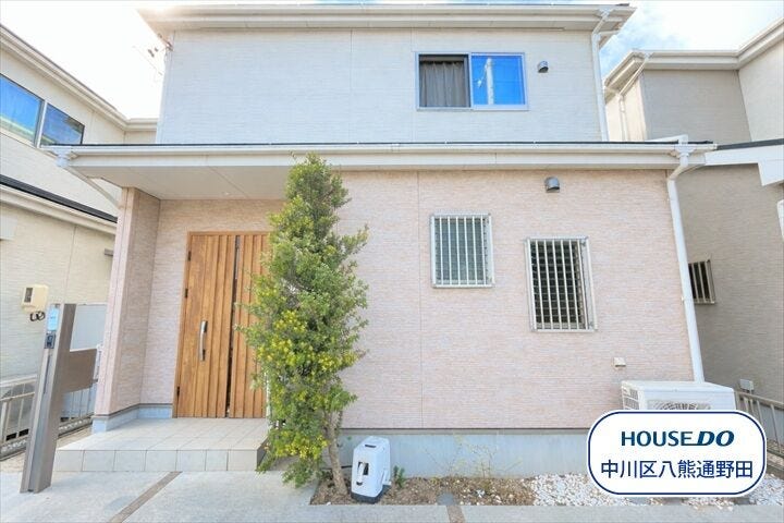 【外観】
【水里エリア】4LDK、並列駐車3台可能◎中古戸建になります。
近鉄名古屋線/戸田駅まで徒歩16分
明るい陽射しが射し込むLDK◎ワイドな南庭があります♪