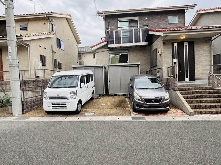 普通車2台、軽1台 駐車可能