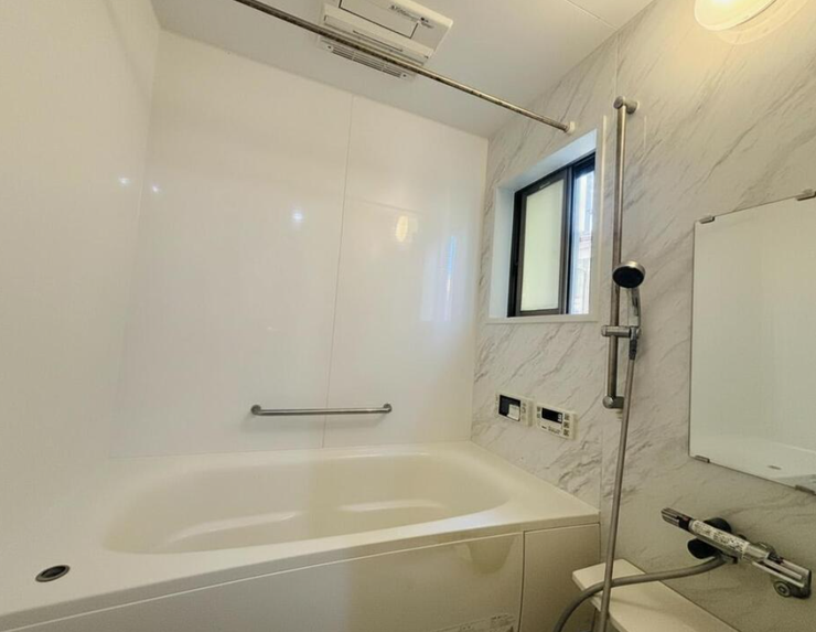 浴室乾燥暖房機付き
雨の日の洗濯干しにも重宝します