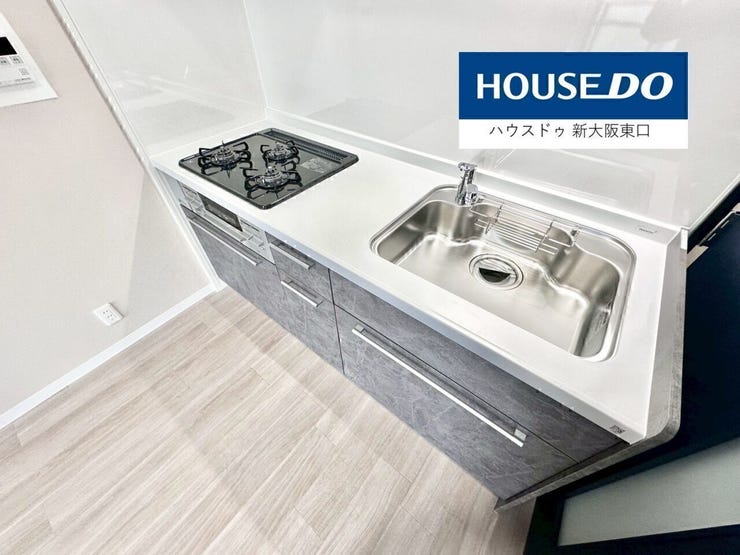 人工大理石の天板は時間が経っても、くすまず綺麗なまま