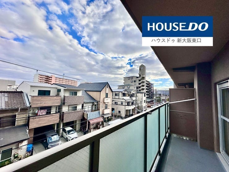 南側バルコニー側には遮蔽物がなく、壮大な空と雲が一望できます。