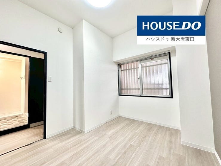 北側4.6帖洋室
小さな収納がございます。