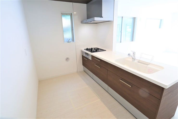 キッチン 同仕様
使い勝手の良いシステムキッチン♪
家族の様子を見守りながらお料理ができます♪