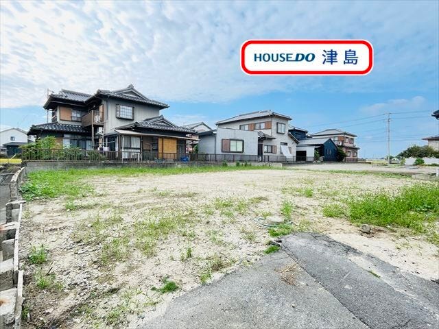 【外観】
土地面積約85坪、ゆとりある敷地のため建築しやすいです。現況更地。生活施設が徒歩圏内に揃っています。