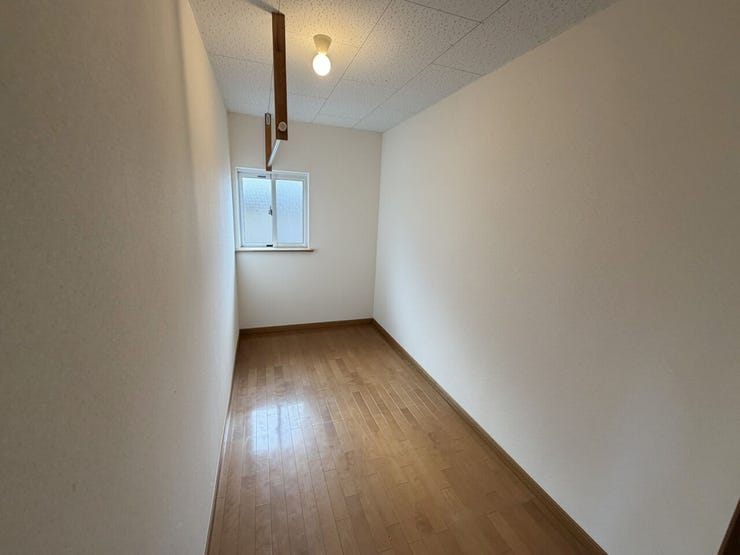 室内(2026年2月)撮影
◎現地案内予約受付中!◎
1階の納戸は物干しスペースとしてもご活用いただけます◎