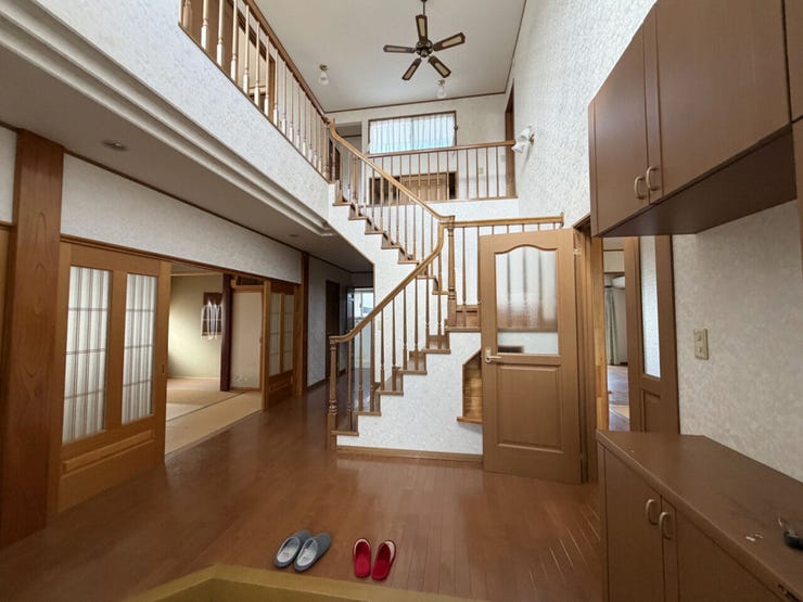 室内(2026年2月)撮影
◎現地案内予約受付中!◎
人がすれ違ったり、大きな荷物を運びやすいゆったりサイズの廊下です!