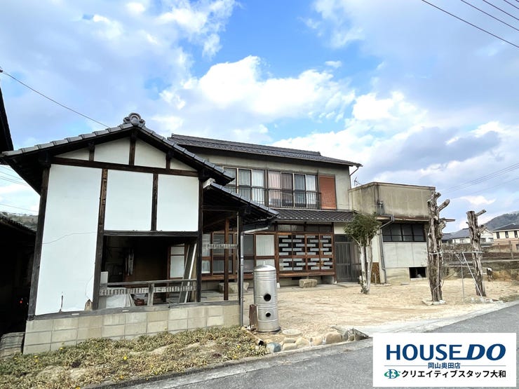 【外観】
郊外にセカンドハウスをお考えの方にもおススメです♪古風な一軒家はいかがでしょう(^^♪