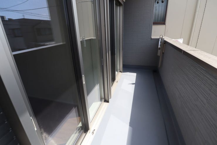 バルコニー 同仕様
南向きバルコニー♪
日当たり良好です♪