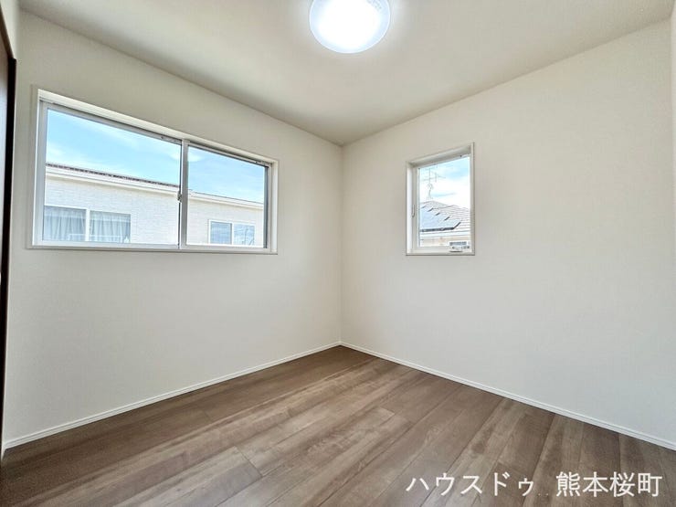 ■2階洋室②■寝室、書斎、趣味の部屋。家族の成長やライフスタイルに合わせ、様々な使い方ができる快適な空間です。