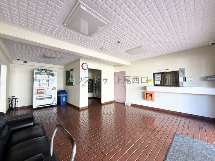 管理会社:株式会社長谷工コミュニティ
管理人さんも月~金の9時~17時まで勤務している為、防犯面なども安心です。