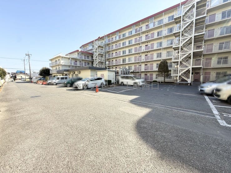 敷地内駐車場。
最新の空き状況は担当「平田」までご連絡ください。
※車種制限等がある場合がございます。