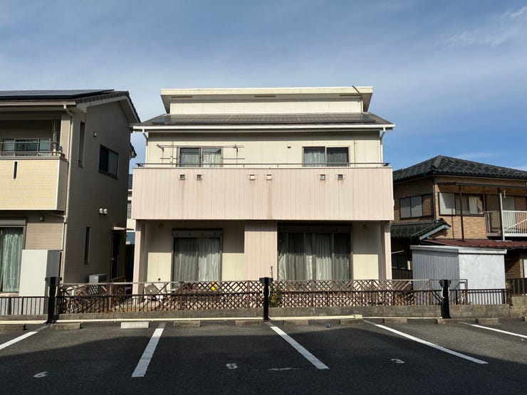 ◇外観◇
全居室6帖以上のゆったりとした個室空間です。どのお部屋も収納スペース完備。1日の多くの時間を過ごす空間は快適でありたいですね。