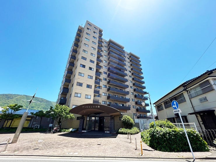 【外観】
◆小倉北区熊本【アンビエント小倉A棟】◆角部屋◆南向き◆陽当たり良好◆全居室収納◆LDK約18帖以上