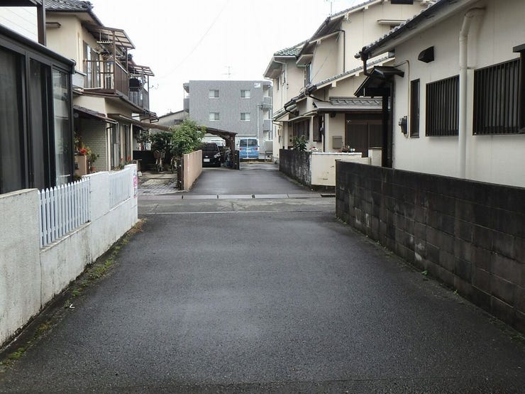 東側進入路部分(雨天時)