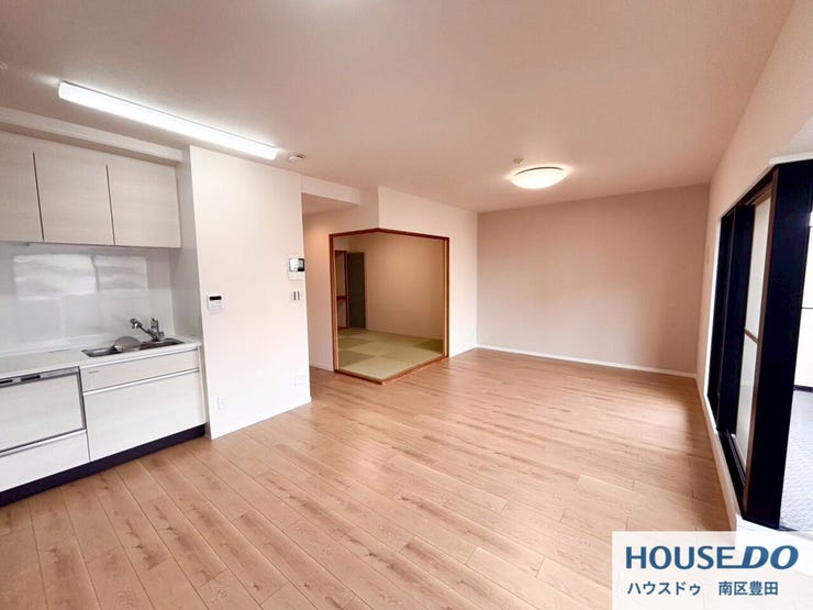 【ダイニングキッチン】
LDK16.8帖