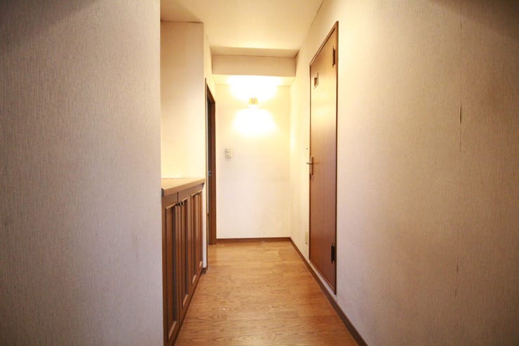 ゆとりのある幅で、大きな荷物も楽に運べる設計です。