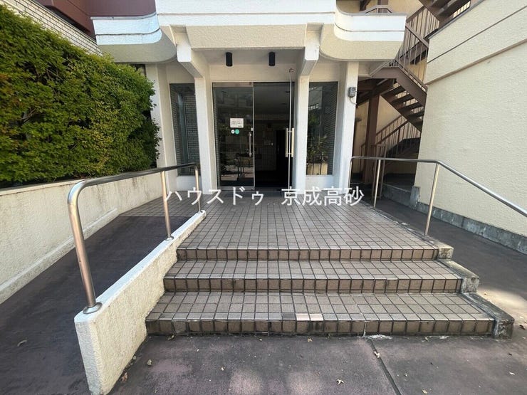 エントランスへのアプローチ