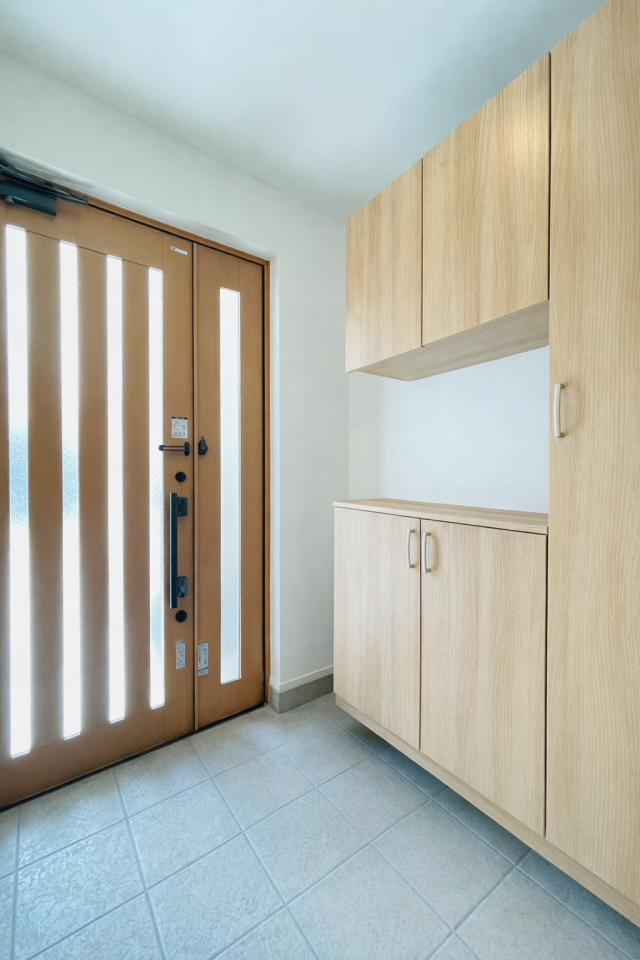 玄関収納も豊富にご用意★
※AIによる空室修正をしております。