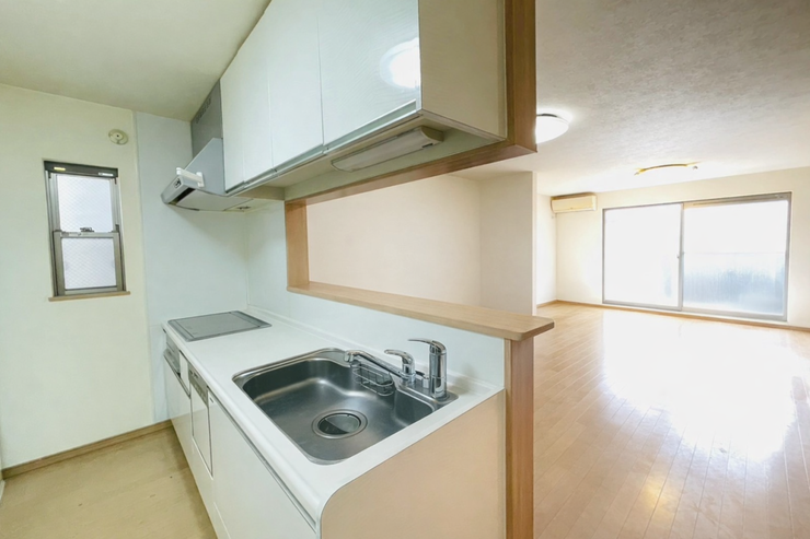 人気のカウンタータイプのキッチン★
グリル、食洗機もあり日々の家事が少しだけ楽々に!
※AIによる空室修正をしております。