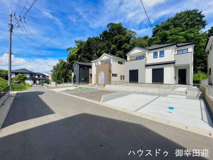 ■車と趣味の幅が広がる場所■単なる駐車スペースではない、洗車やタイヤ交換、DIYにも使える多目的な屋外スペースです。