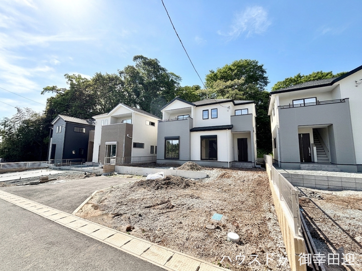 ■車と趣味の幅が広がる場所■単なる駐車スペースではない、洗車やタイヤ交換、DIYにも使える多目的な屋外スペースです。