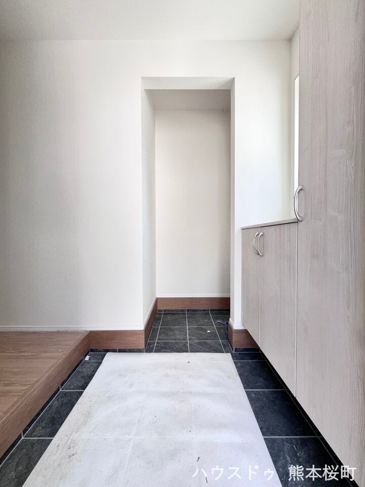 ■「しまう」が叶える美しい玄関■大容量のシューズボックスがあることでいつも整理された、気持ちの良い「家の顔」を保てます。