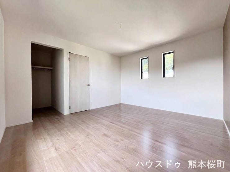 ■2階9帖洋室■心からリラックスできる静けさ、上質な眠りで、毎日をリセットします。明日への活力を養う空間です。