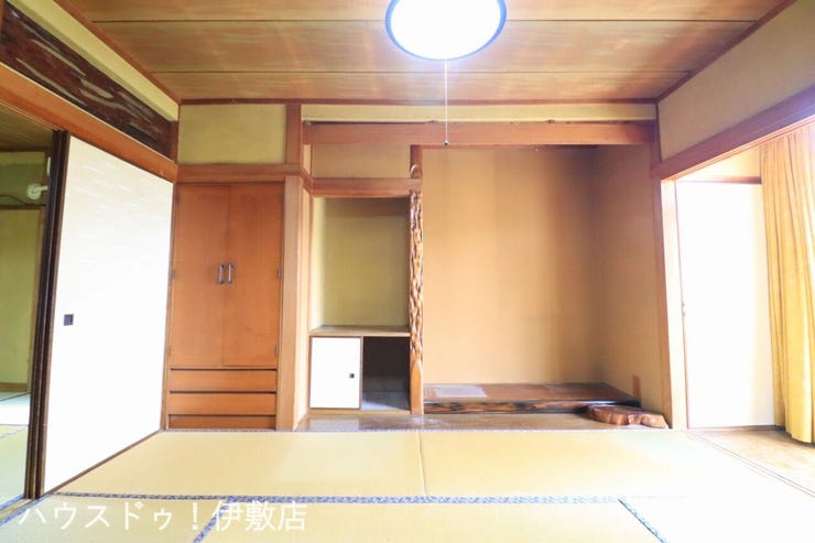 【和室】
和室6帖と広々としており、家族が集まりやすい空間