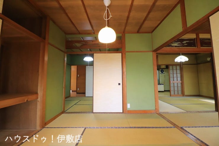 【和室4.5帖】
押入は和室4.5帖側と和室6帖側の二方向から出し入れ可能です