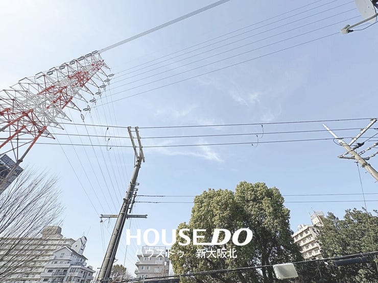 ■バルコニーからの眺望です!
■目の前を遮る建物がないため、自然の光がたっぷりと差し込む気持ちの良いバルコニーです♪