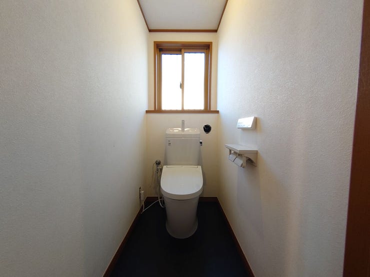 各階、温水シャワー付きトイレ完備♪