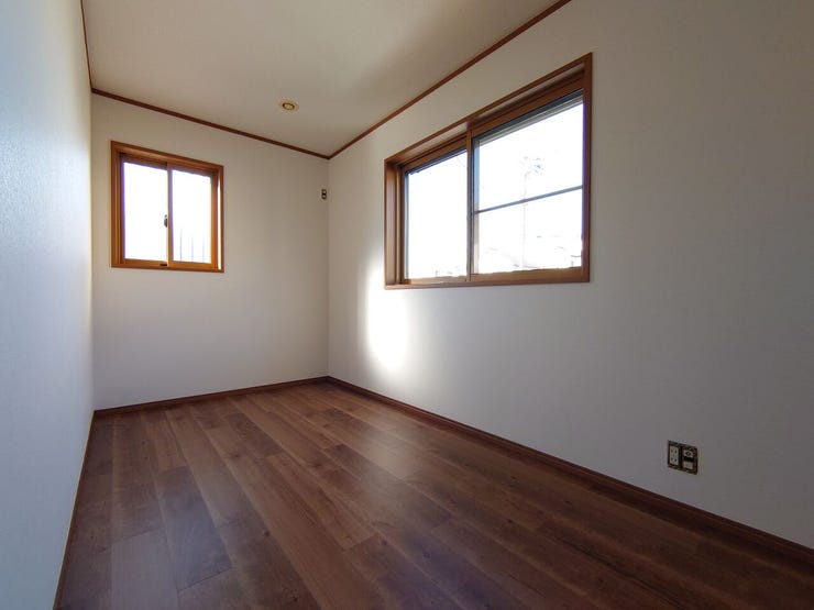 1階4.9帖納戸、ウォークインクローゼットとして、ファミリークロークとしても使えます♪