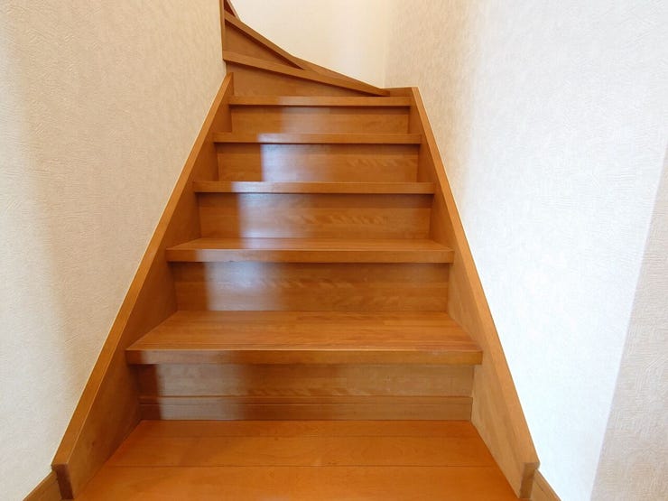 2x4で、階段も広いです♪