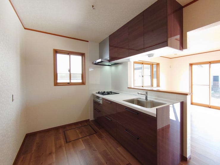 キッチン・吊戸棚リフォーム済みで、気持ち良く入居可能です♪