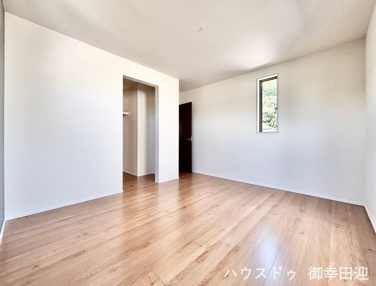 ■2階7.5帖洋室■心からリラックスできる静けさ、上質な眠りで、毎日をリセットします。明日への活力を養う空間です。