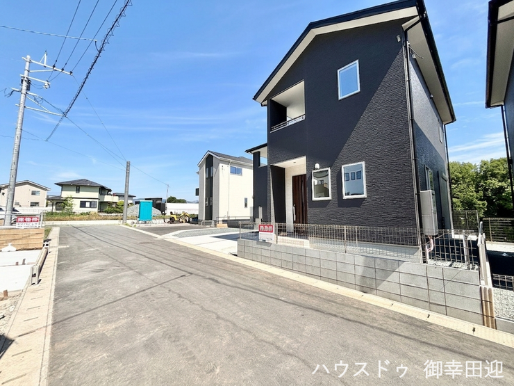 ■理想を叶える新しい暮らしの舞台■高いデザイン性と機能性を兼ね備えた住まい。ここで、家族の新しい物語が始まります。