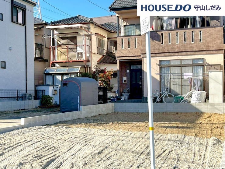 【小学校まで徒歩10分圏内】通学も快適で安心な距離。お子さまが自分で通学できる距離感で、毎日の歩行も健康的な習慣に。徒歩圏内の小学校なら、急な用事にもすぐに対応でき、学校との連携もスムーズですね。