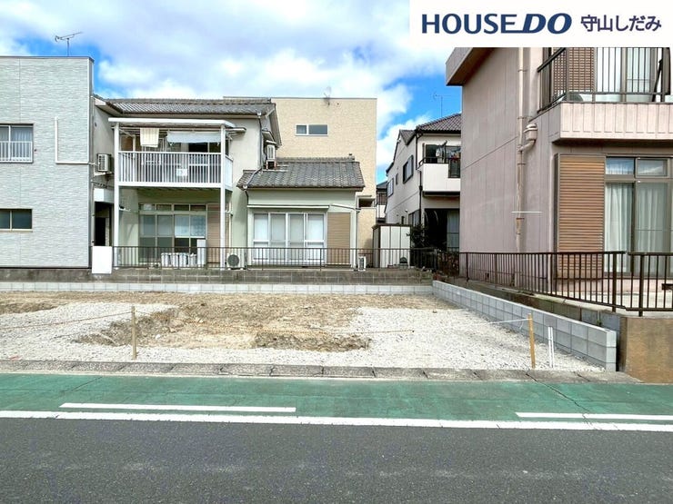 【小学校まで徒歩5分圏内】朝のバタバタを軽減し、余裕を持って一日をスタートできます。近い距離に学校があることで、お子様も安心して通学でき、帰宅後はすぐに家でリラックスできるのも嬉しいポイント。