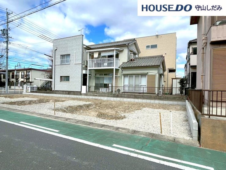 【駅まで徒歩10分圏内】便利なアクセスで毎日がもっと快適に。急な用事や通勤・通学も、駅まで歩いてすぐなので、時間に余裕を持って動けます。駅までの道のりも気持ちよく、毎日の少しの移動が楽しみに変わります