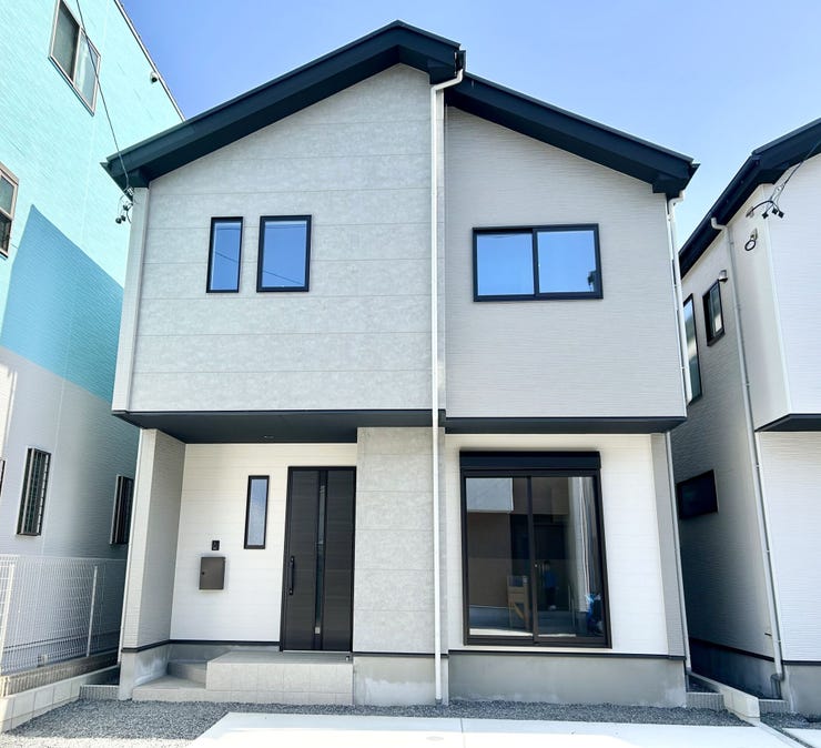 【外観】
◆並列駐車2台可能
閑静な住宅地でのんびり暮らせるおうち♪