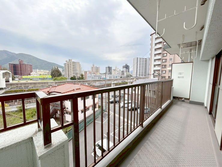 中古マンション見学ご案内いたします♪WEB【見学予約】案内もスムーズ♪26年4月内装リフォーム♪駅徒歩2分便利!