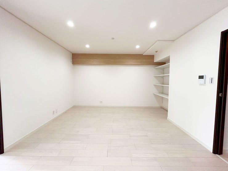 中古マンション見学ご案内いたします♪WEB【見学予約】案内もスムーズ♪26年4月内装リフォーム♪駅徒歩2分便利!