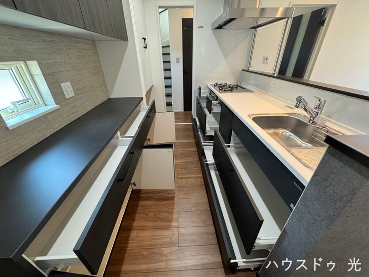 ■□■キッチン収納■□■キッチン収納も充実。スマートなキッチンでお料理もはかどります。