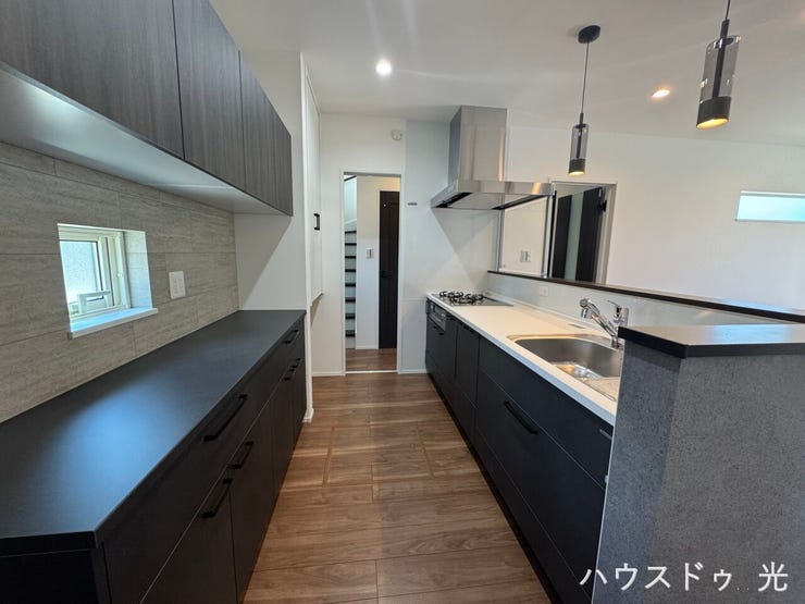 ■□■キッチン■□■高い機能性と美しいデザインを両立。料理する人も、待つ人も、笑顔になれる場所です。