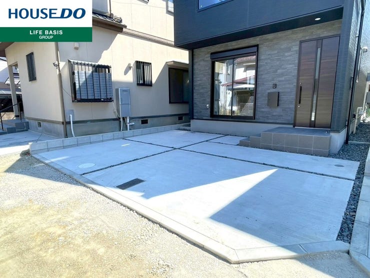 【駐車2台可能】車を2台所有している方には嬉しい、駐車スペースがしっかり確保された物件。来客時にも余裕を持って駐車できるため、家族や友人との時間ももっと楽しくなります。暮らしにゆとりが生まれますね。