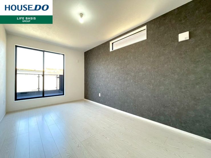 【スーパーまで徒歩10分圏内】日常のお買い物がもっとスムーズに。ちょっとしたお出かけ気分で歩いて行ける距離だから、車を使わずに済み、環境にも優しいライフスタイルが実現できます。便利で快適な立地です。