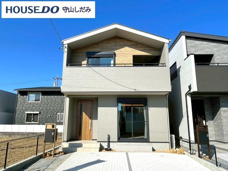 【長期優良住宅】高い耐久性と省エネルギー性を兼ね備え、環境にも配慮された邸宅です。優れた設計と建築基準に基づき、長期間にわたり快適な生活を提供。定期的なメンテナンスがし易いといった点もメリットです。