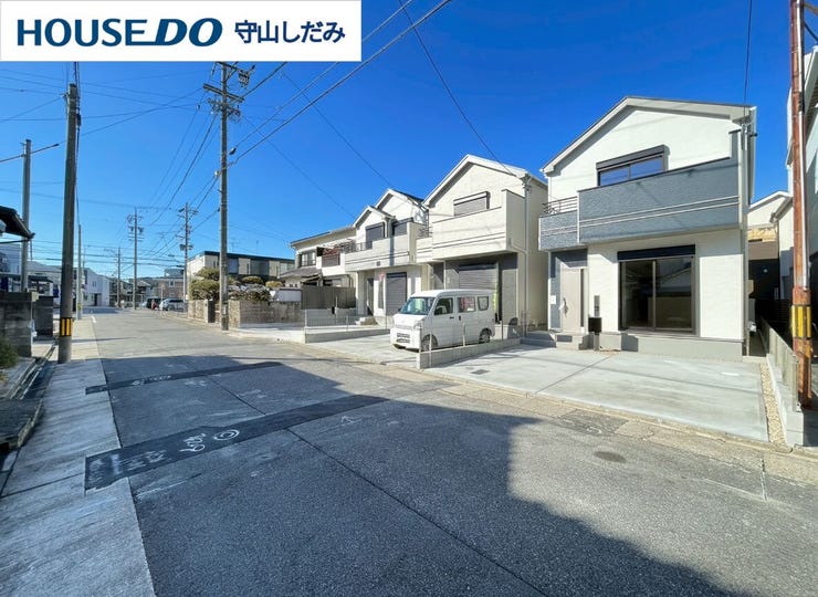 【前面道路】南向きの土地は日当たりもよく、お家の顔が正面を向きます。実際の交通量、日当たり、風通しは現地を見てみましょう♪現地を実際に見ていただくことでしか分からない情報が沢山あります!