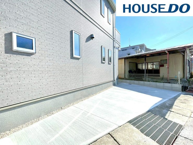 【駐車2台可能】車を2台所有している方には嬉しい、駐車スペースがしっかり確保された物件。来客時にも余裕を持って駐車できるため、家族や友人との時間ももっと楽しくなります。暮らしにゆとりが生まれますね。