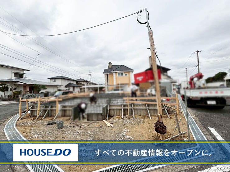 【外観】
【ルーフバルコニー】モニター付きインターホン♪火災報知器♪24時間換気システム♪複層ガラス♪床下収納